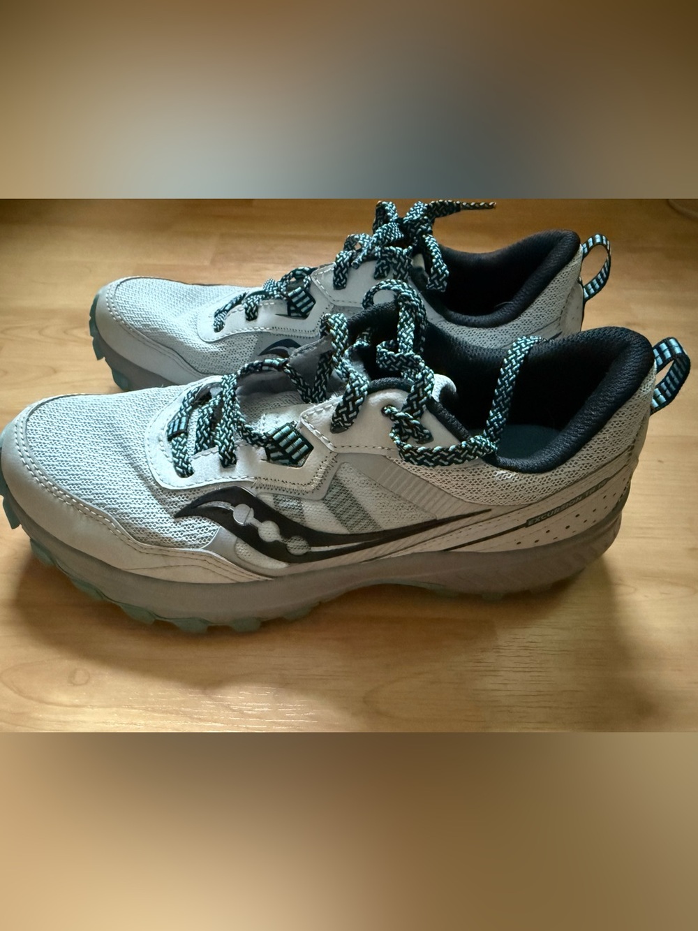 Saucony Trail Running Shoes - Light Gray with Teal Accents